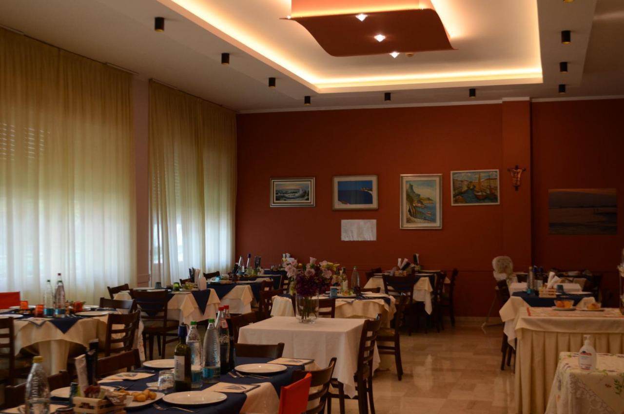 Hotel Boston Cesenatico Εξωτερικό φωτογραφία